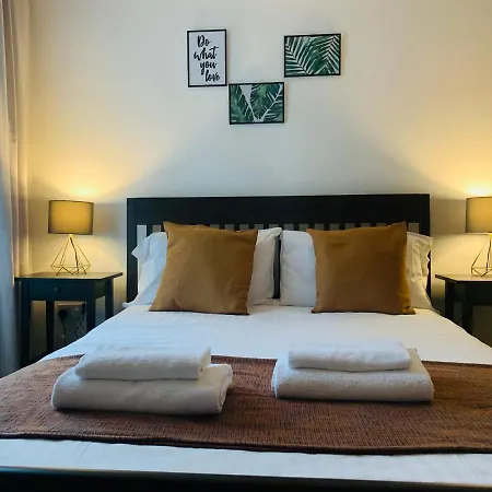 Unique 2 Bedroom Apartment In London/ Excel / Olympic City Close To Central Line Tube Station With Gated Parking Space